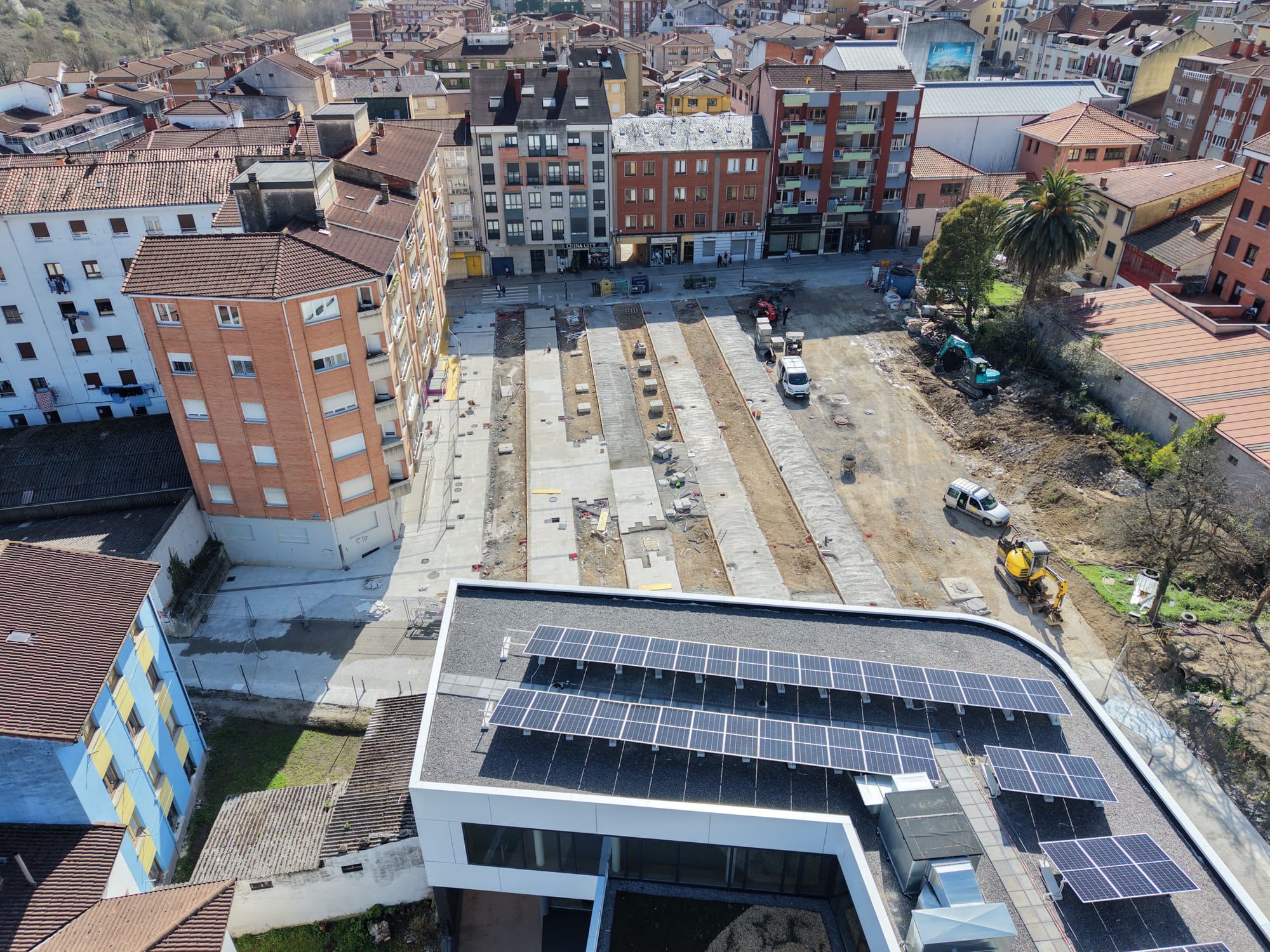Imágenes aéreas del Centro de Salud de La Pola.